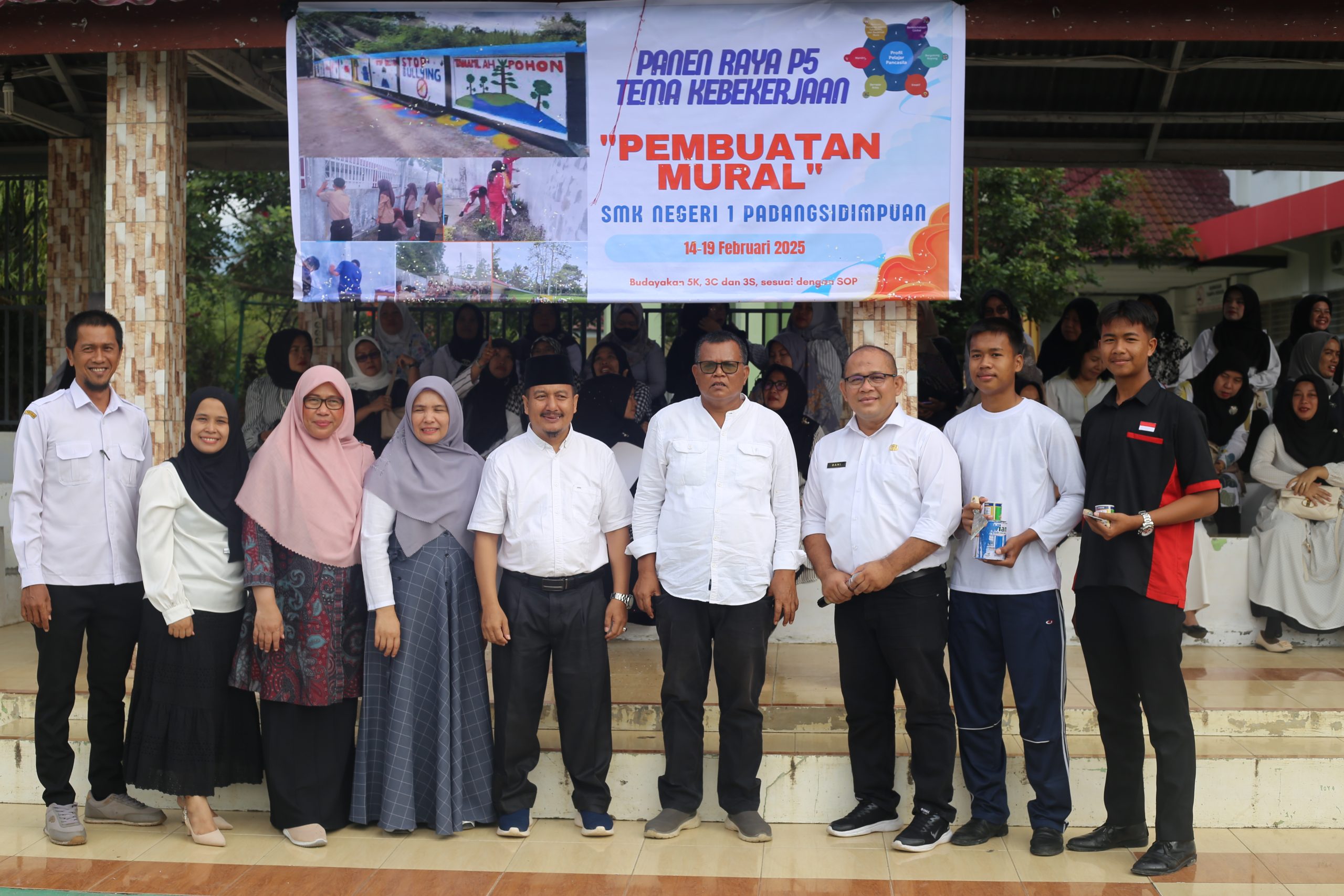 Karya Mural yang Menginspirasi | Panen Raya P5 SMK Negeri 1 Padangsidimpuan Karya Mural yang Menginspirasi | Panen Raya P5 SMK Negeri 1 Padangsidimpuan